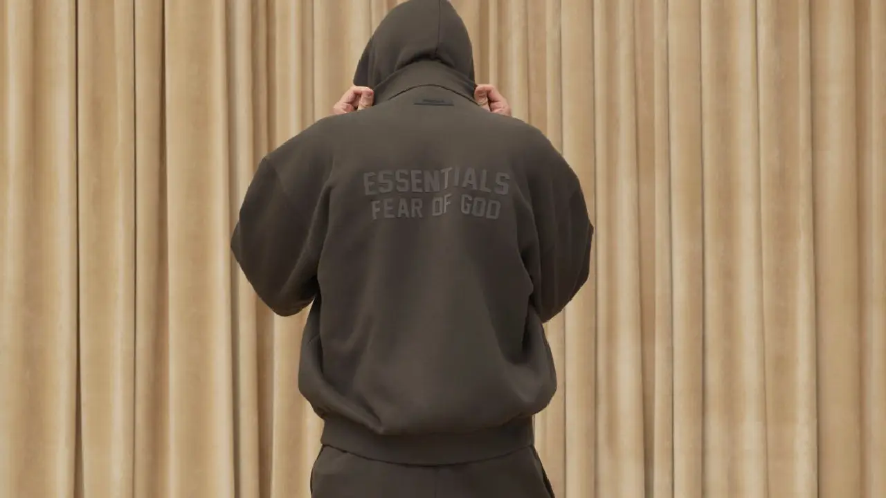 The Essentials Hoodie A Perfect Blend of Comfort and Style